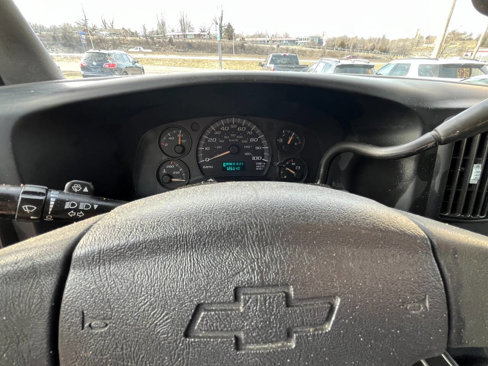 Used 2007 Chevrolet Express 2500 image 12
