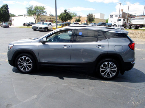 Used 2021 GMC Terrain SLT image 23