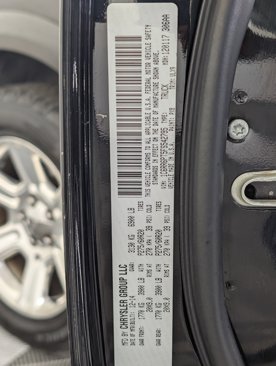 Used 2015 RAM 1500 Limited image 27
