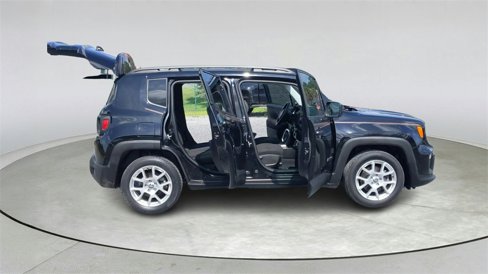 Used 2020 Jeep Renegade Latitude image 11