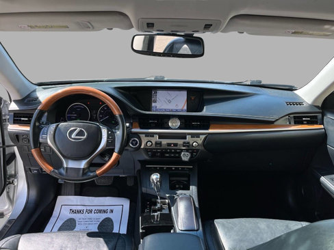 Used 2013 Lexus ES 300h w/ Luxury Pkg image 22