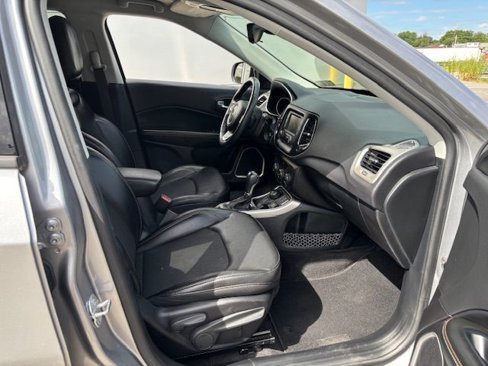 Used 2018 Jeep Compass Latitude image 10