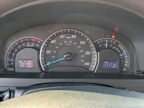 Used 2014 Toyota Camry LE image 12