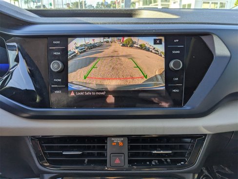 Certified 2023 Volkswagen Taos SE w/ Panoramic Sunroof Package image 24
