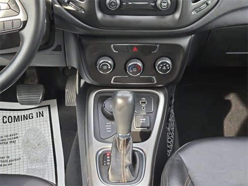 Used 2018 Jeep Compass Latitude image 19