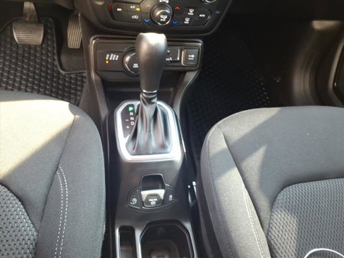 Used 2023 Jeep Renegade Altitude image 16