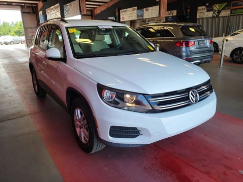 Used 2016 Volkswagen Tiguan S image 3