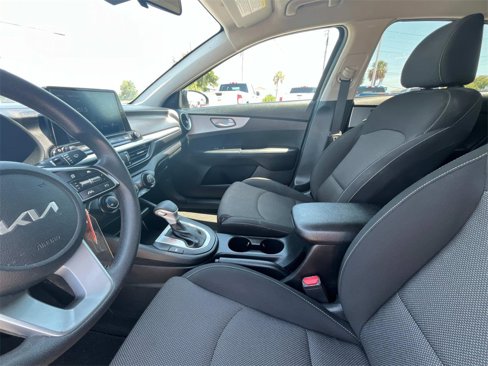 Used 2024 Kia Forte LXS image 9