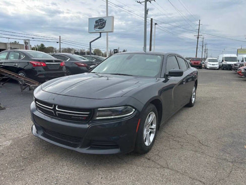 Used 2017 Dodge Charger SE w/ Popular Equipment Group image 1
