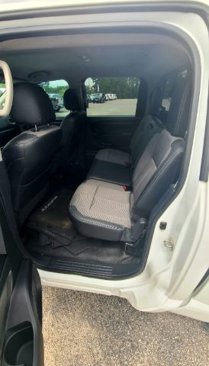Used 2018 Nissan Titan S image 9