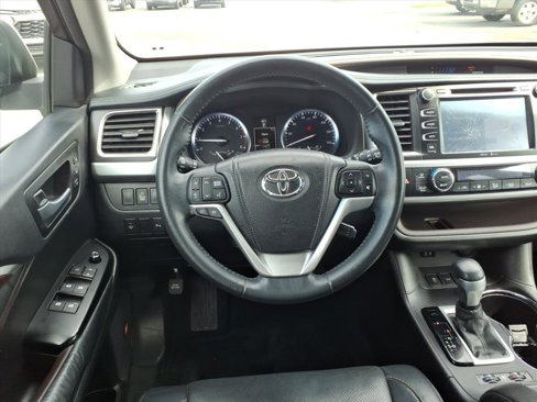 Used 2015 Toyota Highlander Limited image 17