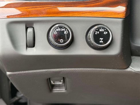Used 2015 Cadillac Escalade Premium image 30