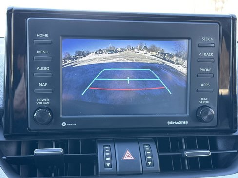 Used 2022 Toyota RAV4 XLE Premium image 19