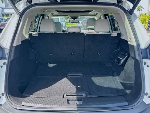 Used 2023 Nissan Rogue SL w/ SL Premium Package image 30
