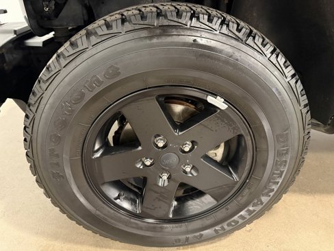 Used 2015 Jeep Wrangler Unlimited Sahara image 34