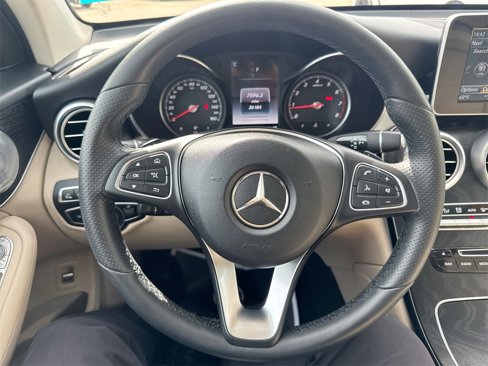 Used 2018 Mercedes-Benz GLC 300 4MATIC image 14