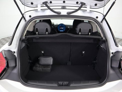 Used 2025 MINI Cooper 2-Door Hardtop image 29
