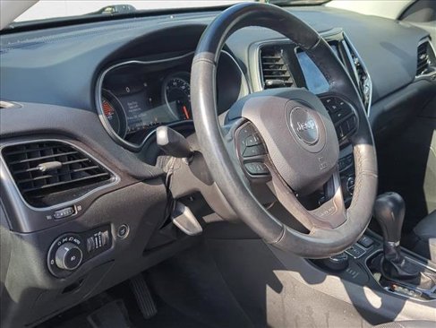 Used 2019 Jeep Cherokee Limited image 9
