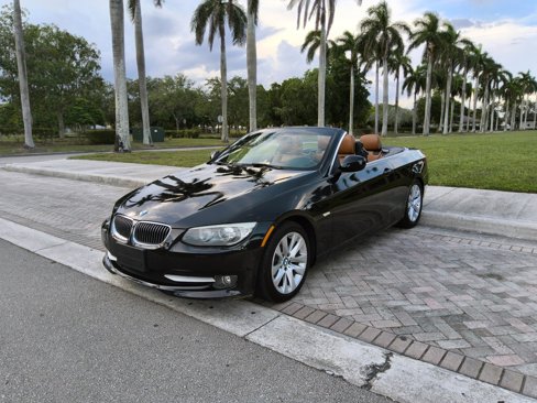 Used 2011 BMW 328i Convertible image 3