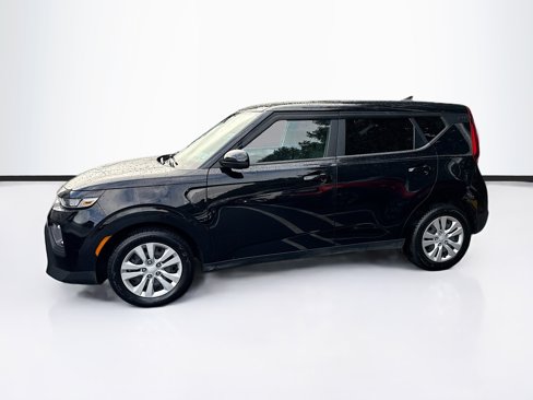 Used 2022 Kia Soul LX image 4