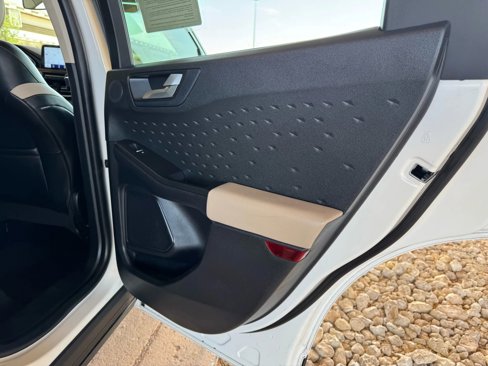 Used 2020 Ford Escape Titanium image 23