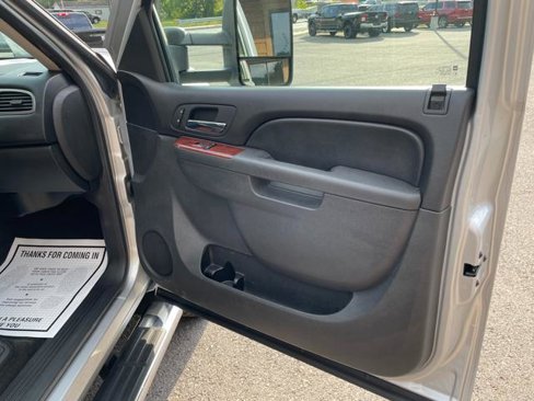 Used 2011 Chevrolet Silverado 2500 LTZ w/ Snow Plow Prep Package image 27