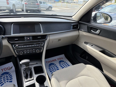 Used 2018 Kia Optima LX w/ 17" Alloy Wheels Package image 12