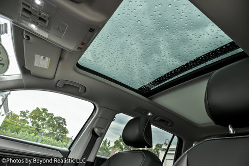 Used 2024 Volkswagen Tiguan SE w/ Panoramic Sunroof Package image 28