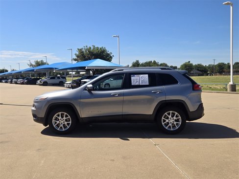 Used 2016 Jeep Cherokee Latitude w/ Safety/Convenience Group image 4