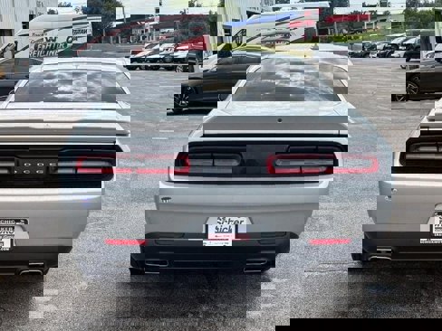 Used 2021 Dodge Challenger SXT w/ Driver Convenience Group image 6