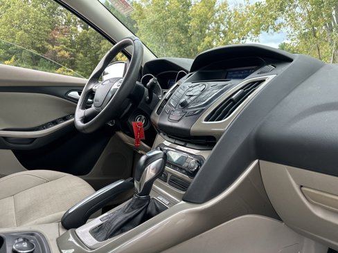 Used 2012 Ford Focus SEL w/ SEL/Titanium Winter Pkg image 33