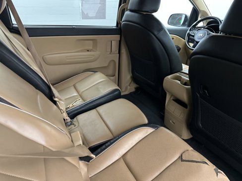 Used 2017 Kia Sedona LX w/ LX Essentials Premium Package image 27