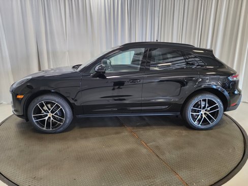 New 2025 Porsche Macan image 2