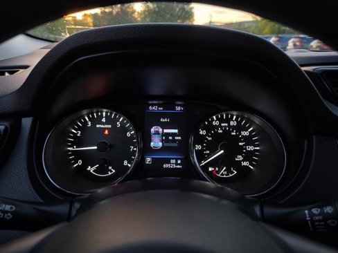 Used 2020 Nissan Rogue Sport S image 27