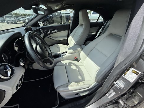 Used 2019 Mercedes-Benz CLA 250 image 28