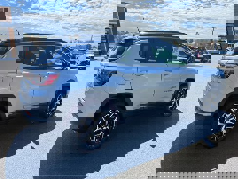 New 2025 Jeep Compass Limited image 9