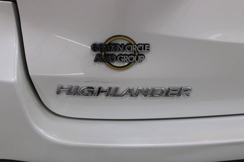 Used 2017 Toyota Highlander SE image 26