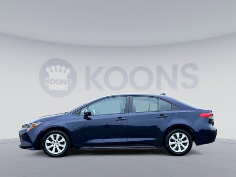 Used 2024 Toyota Corolla LE image 2