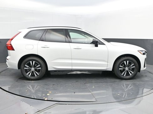 New 2025 Volvo XC60 B5 Core w/ Climate Package image 8