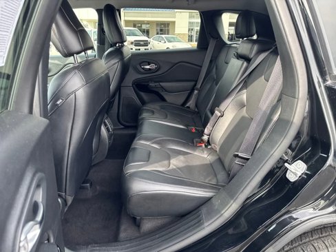 Used 2023 Jeep Cherokee Altitude Lux image 24