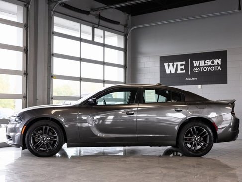 Used 2019 Dodge Charger SXT w/ Blacktop Package image 1