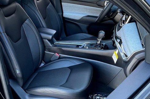 New 2025 Jeep Compass Latitude image 23