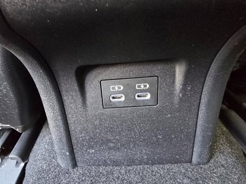 Used 2023 Toyota Prius LE image 32