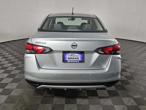 Used 2020 Nissan Versa S image 5