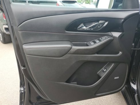 Used 2022 Chevrolet Traverse RS image 21