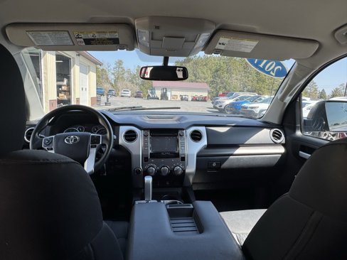 Used 2017 Toyota Tundra SR5 image 28