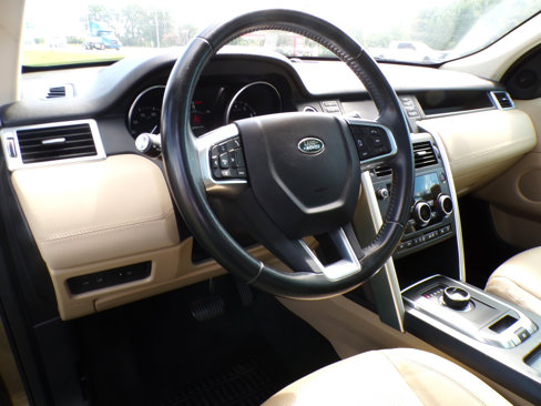 Used 2017 Land Rover Discovery Sport HSE image 40