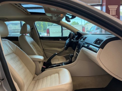 Used 2014 Volkswagen Passat TDI SEL Premium image 31