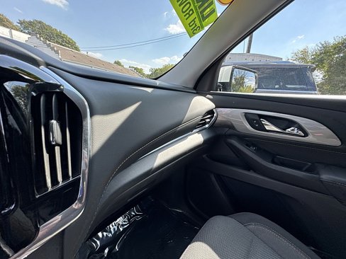 Certified 2020 Chevrolet Traverse LT image 24
