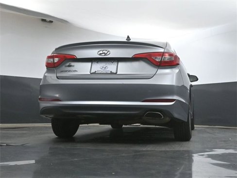 Used 2015 Hyundai Sonata SE image 32